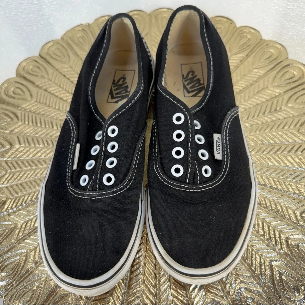 Vans Off The Wall Kids‎ 2.5 Black Canvas Slip On Sneakers